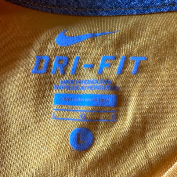 Nike Dri-Fit T-shirt - Picture 2 of 2